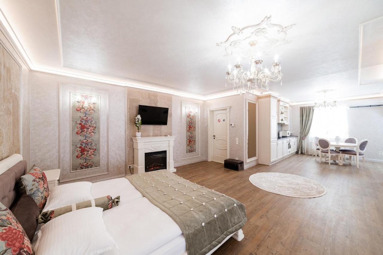 Vip Apartment On Duhnovicha Street .Free Parking. Uzjhorod Exteriör bild