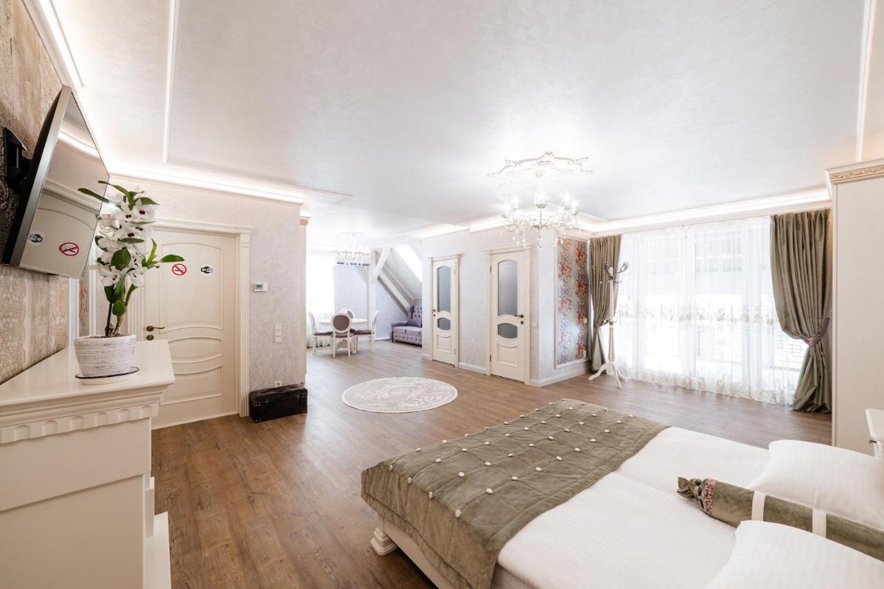 Vip Apartment On Duhnovicha Street .Free Parking. Uzjhorod Exteriör bild