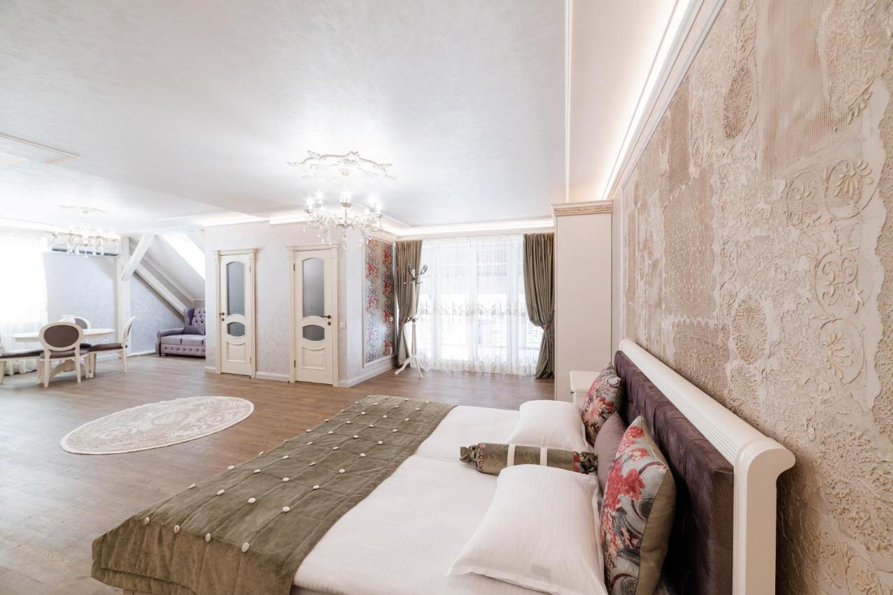 Vip Apartment On Duhnovicha Street .Free Parking. Uzjhorod Exteriör bild