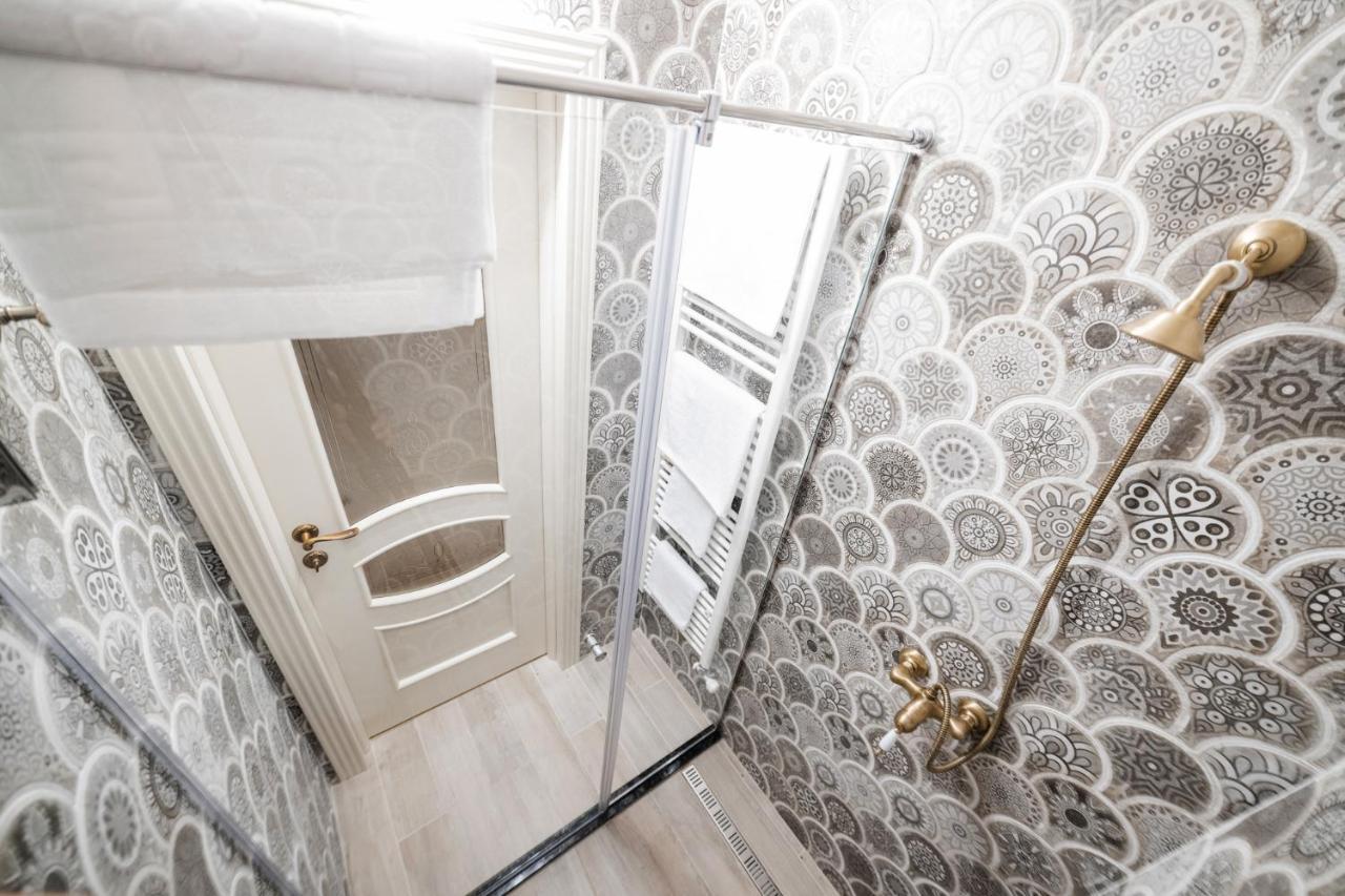 Vip Apartment On Duhnovicha Street .Free Parking. Uzjhorod Exteriör bild