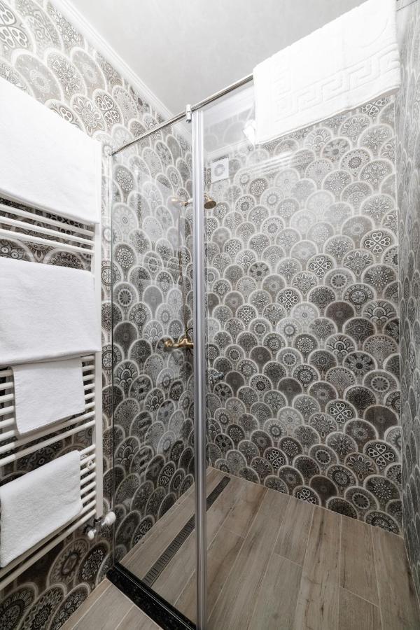 Vip Apartment On Duhnovicha Street .Free Parking. Uzjhorod Exteriör bild