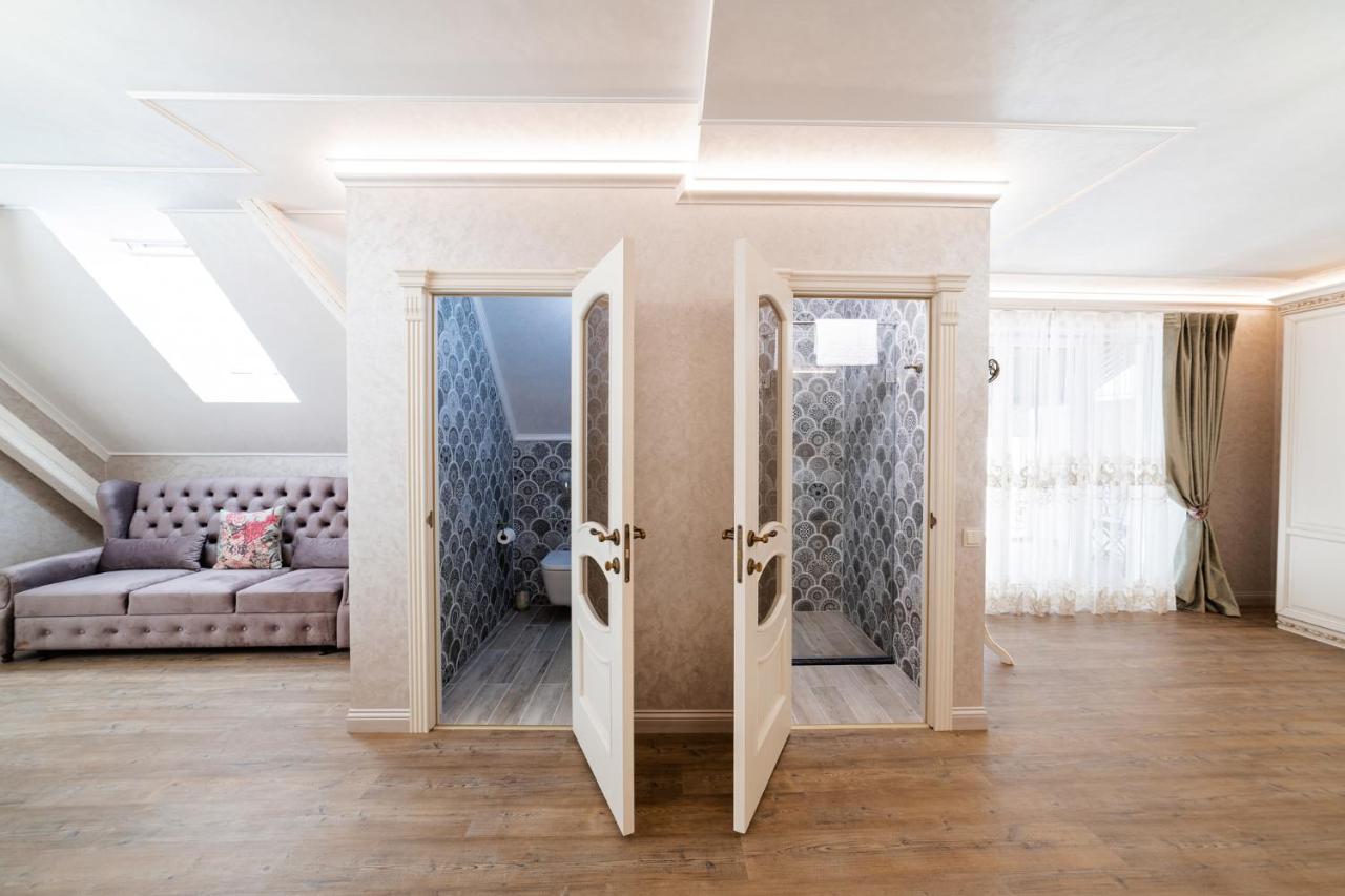 Vip Apartment On Duhnovicha Street .Free Parking. Uzjhorod Exteriör bild