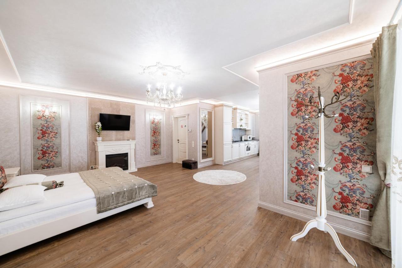 Vip Apartment On Duhnovicha Street .Free Parking. Uzjhorod Exteriör bild